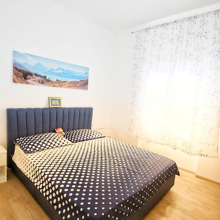 Family Apartment Рийека Екстериор снимка